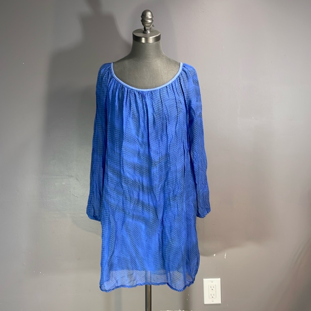 Stella Rosa 100% silk made in Italy beautiful blue and lovely stretchy lining!